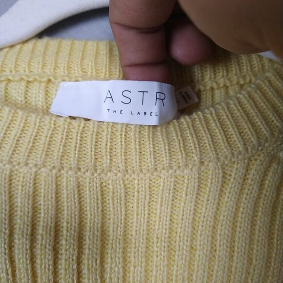 ASTR Astoria Sweater Womens M Sunshine Yellow Cropped Ribbed Knit Layered Chic - Picture 6 of 11